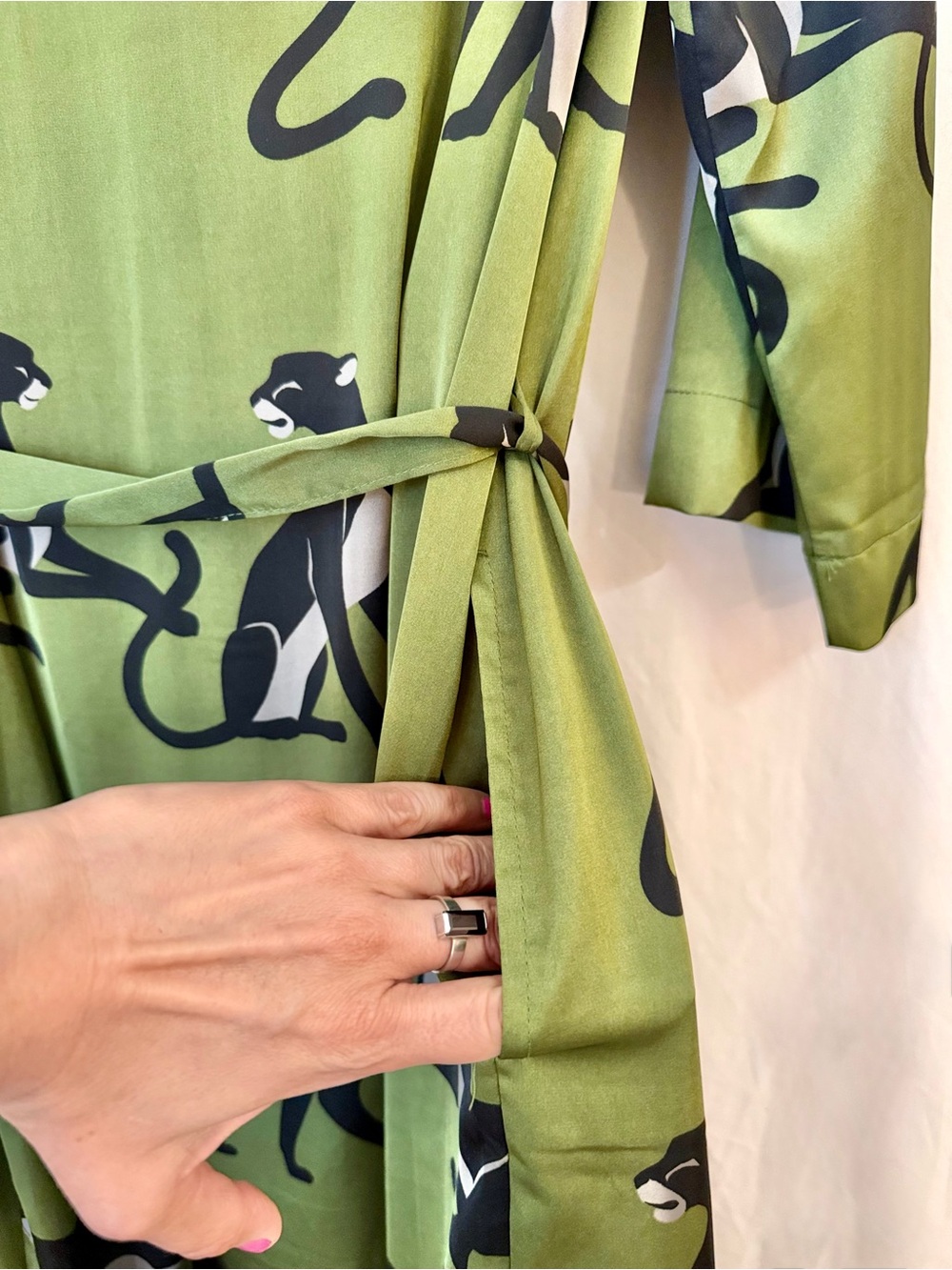 Satin Wrap Maxi Dress Robe Green Panther Jaguar Cat - Picture 3 of 8